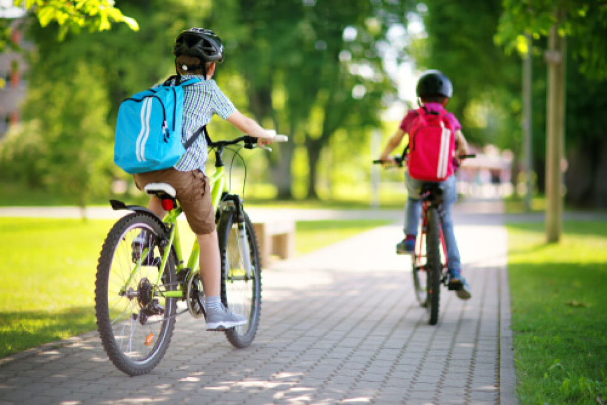 enfants à vélo