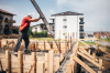 Immobilier neuf à Nantes – ouvrier sur le chantier d’un programme immobilier neuf