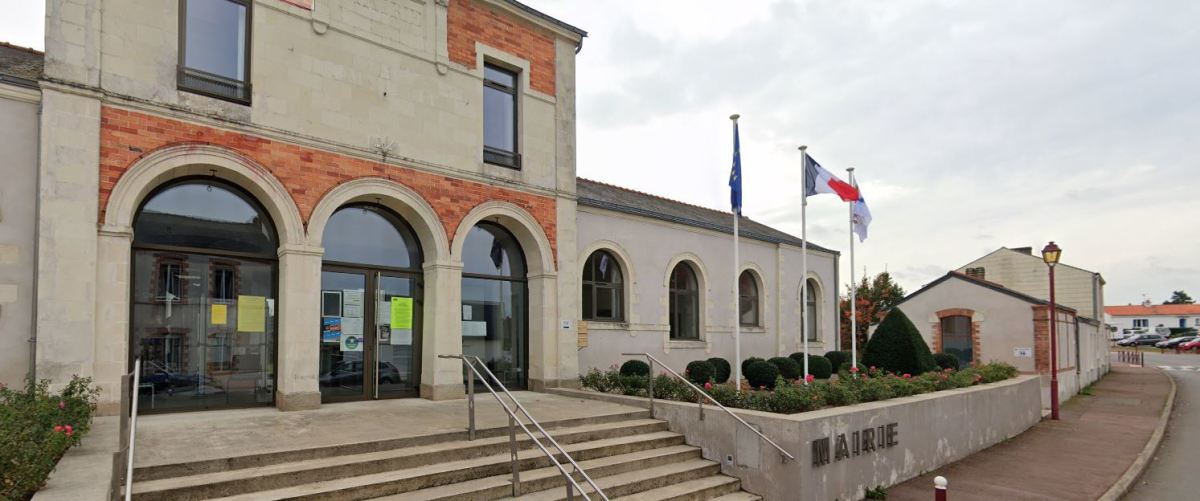 Immobilier neuf à port-Saint-Père - vue sur la mairie de la commune