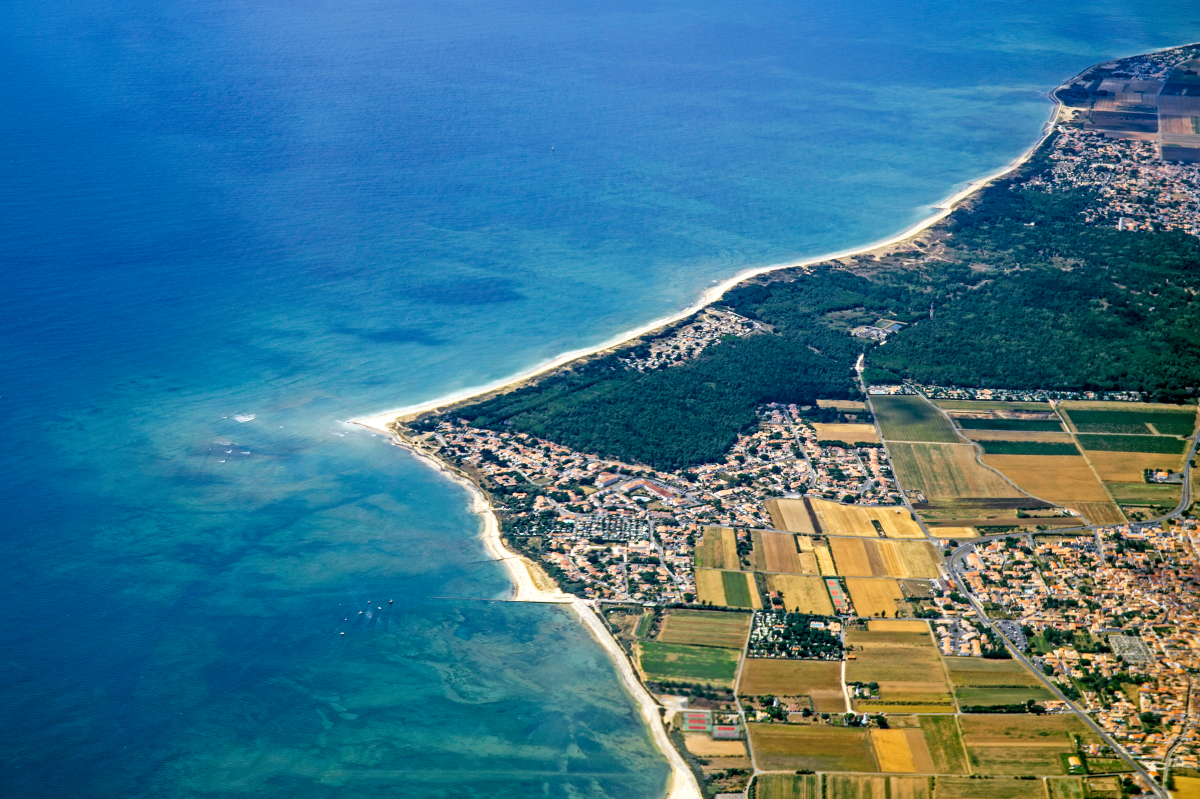  Investissement immobilier Vendée - Vue aérienne sur les Sables-d'Olonne 