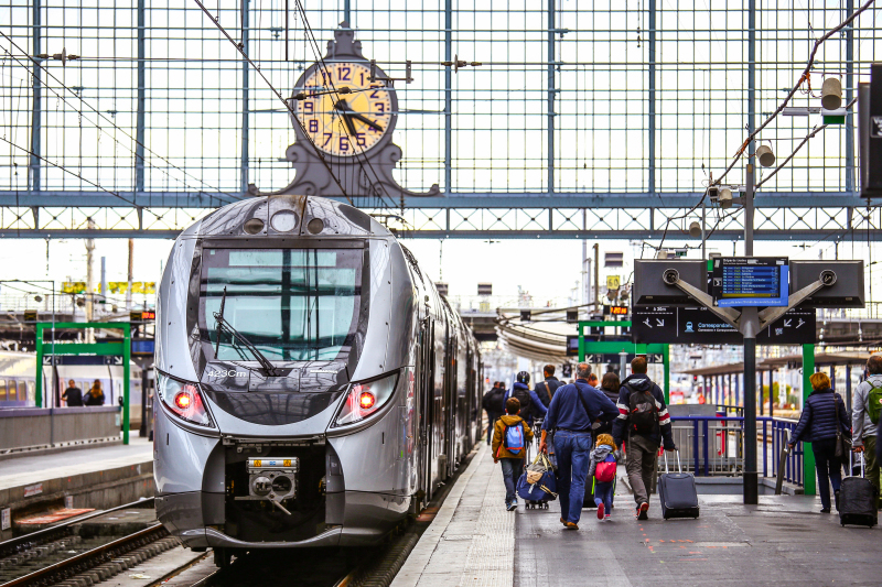 Ligne Nantes Bordeaux – Train à quai en gare de Bordeaux Saint Jean