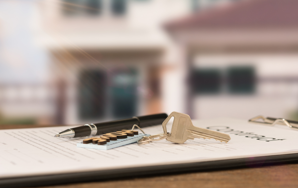 Loi Alur Nantes – Un contrat de location avec les clés d’un logement