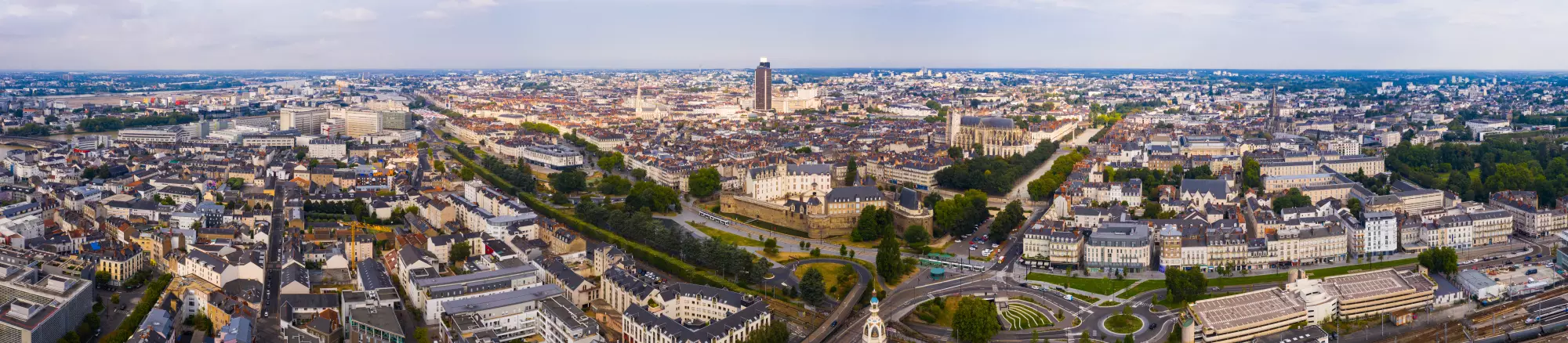 Vue aérienne panoramique de Nantes