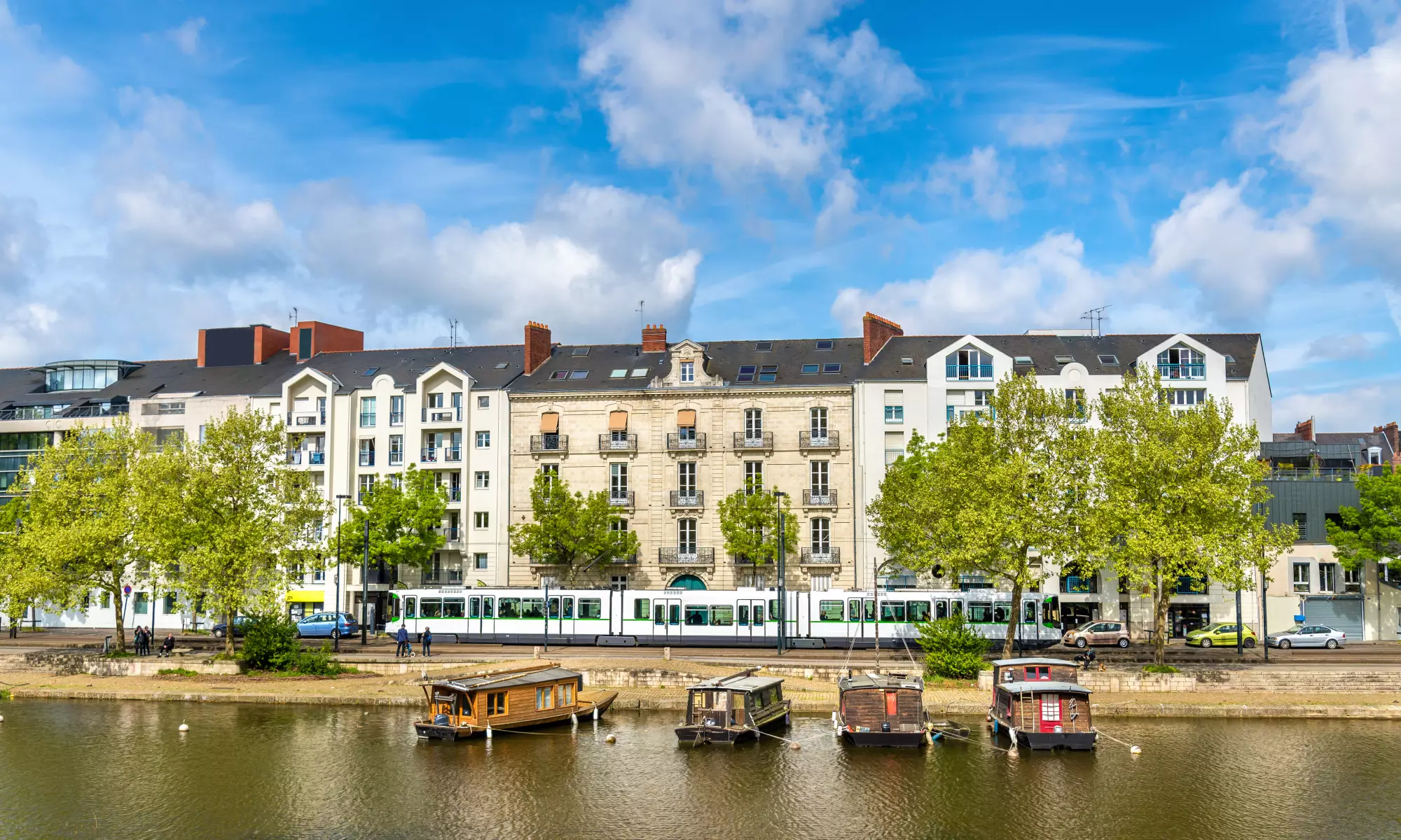 Immeuble sur les bords de l'Erdre à Nantes