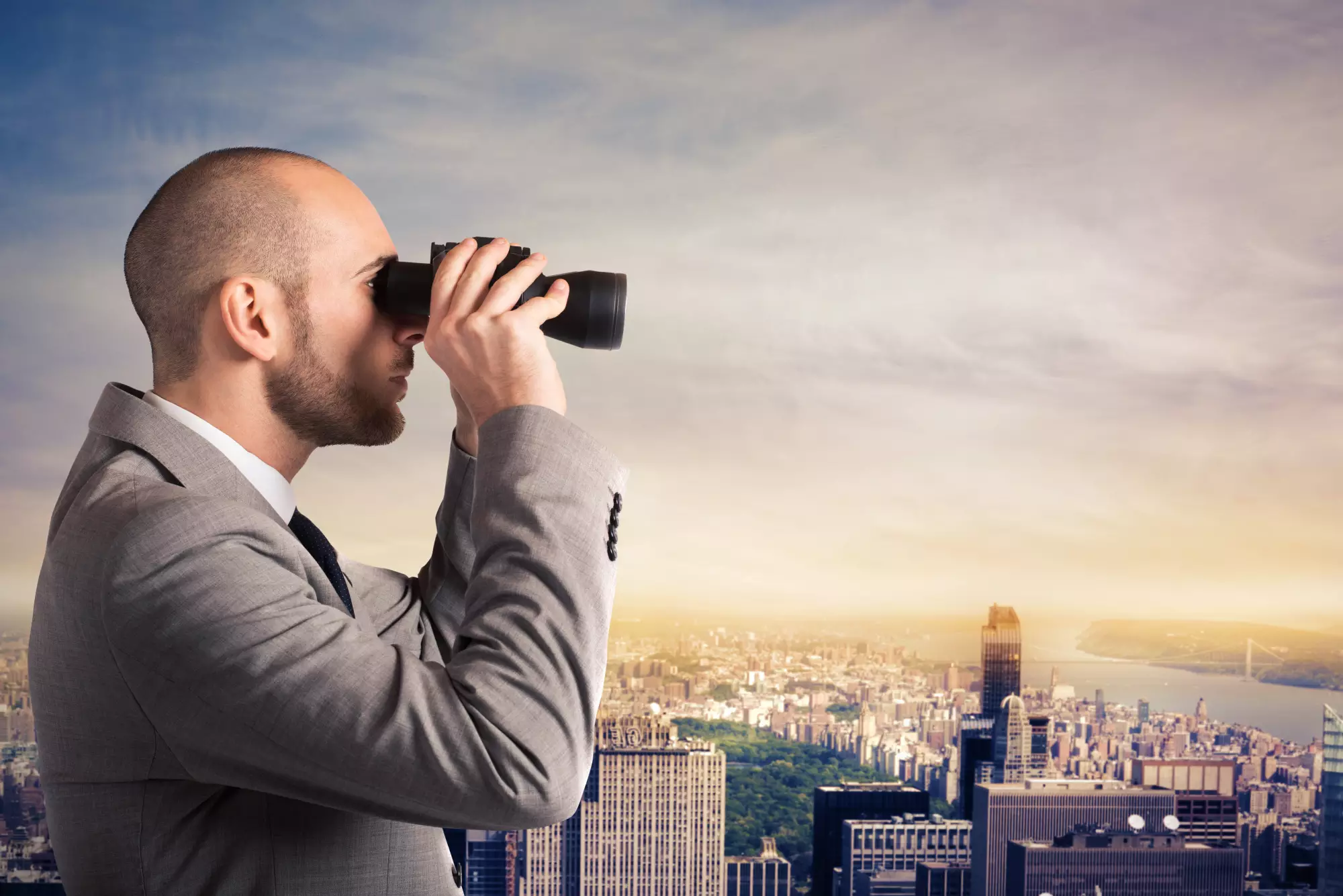 homme cherchant une ville Pinel rentable