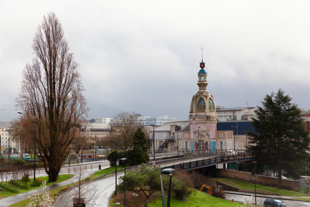 Meilleurs quartiers de Nantes –Vue de l'ancienne biscuiterie LU aujourd’hui devenue le Lieu Unique depuis le quartier des Olivettes