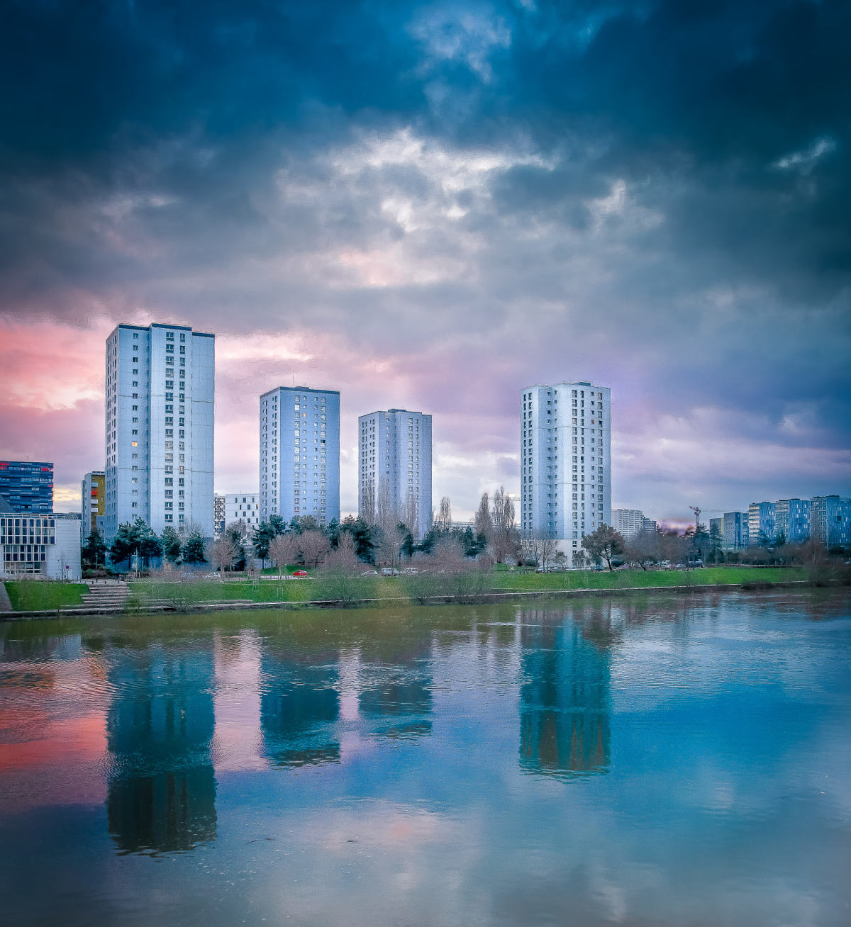 Pinel+ - Vue du quartier Malakoff à Nantes au coucher du soleil