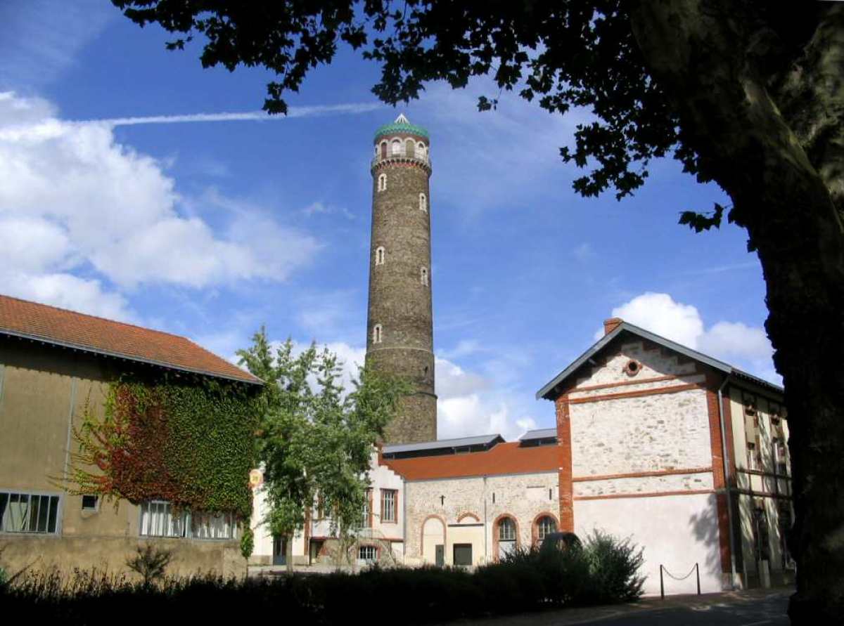 La tour à Plomb, proche des programmes immobiliers neufs à Couëron du quartier Hôtel de Ville
