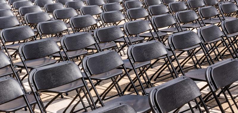 Tour Saupin Nantes – Des rangées de chaises pour une concertation publique