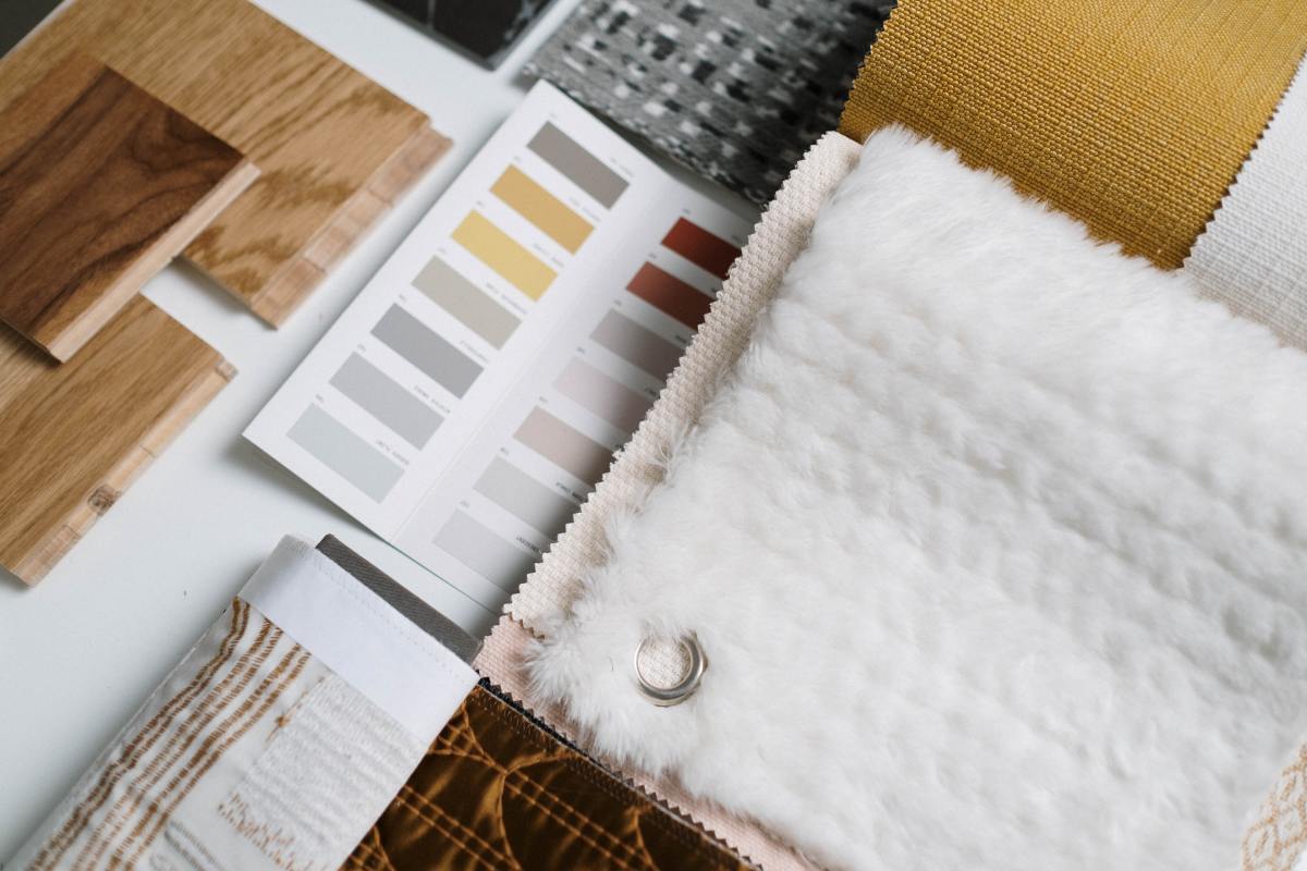  VEFA ou CCMI – Une planche tendance de tissus, couleurs de peinture et parquets