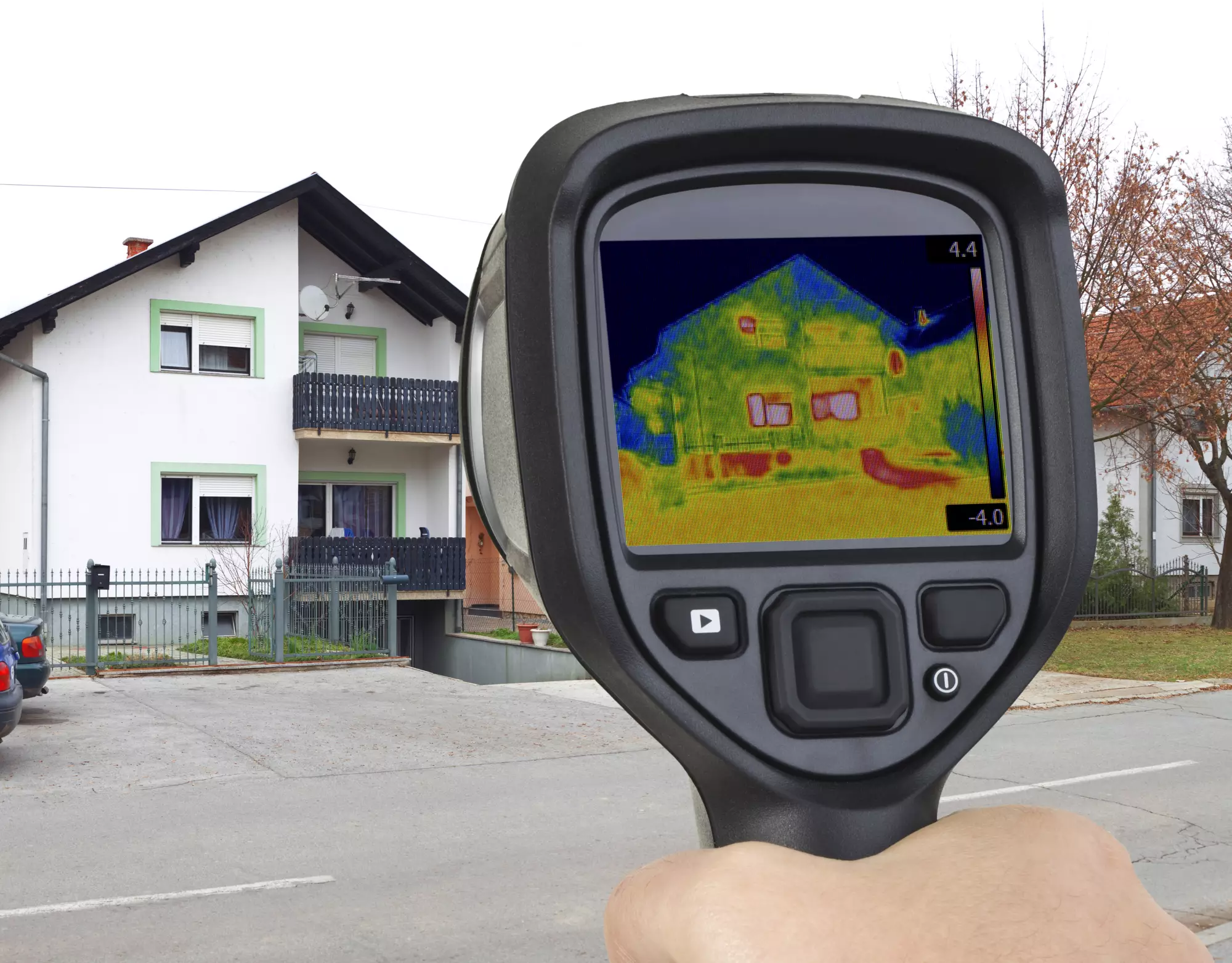 Un appareil qui mesure les déperditions de chaleur des habitations