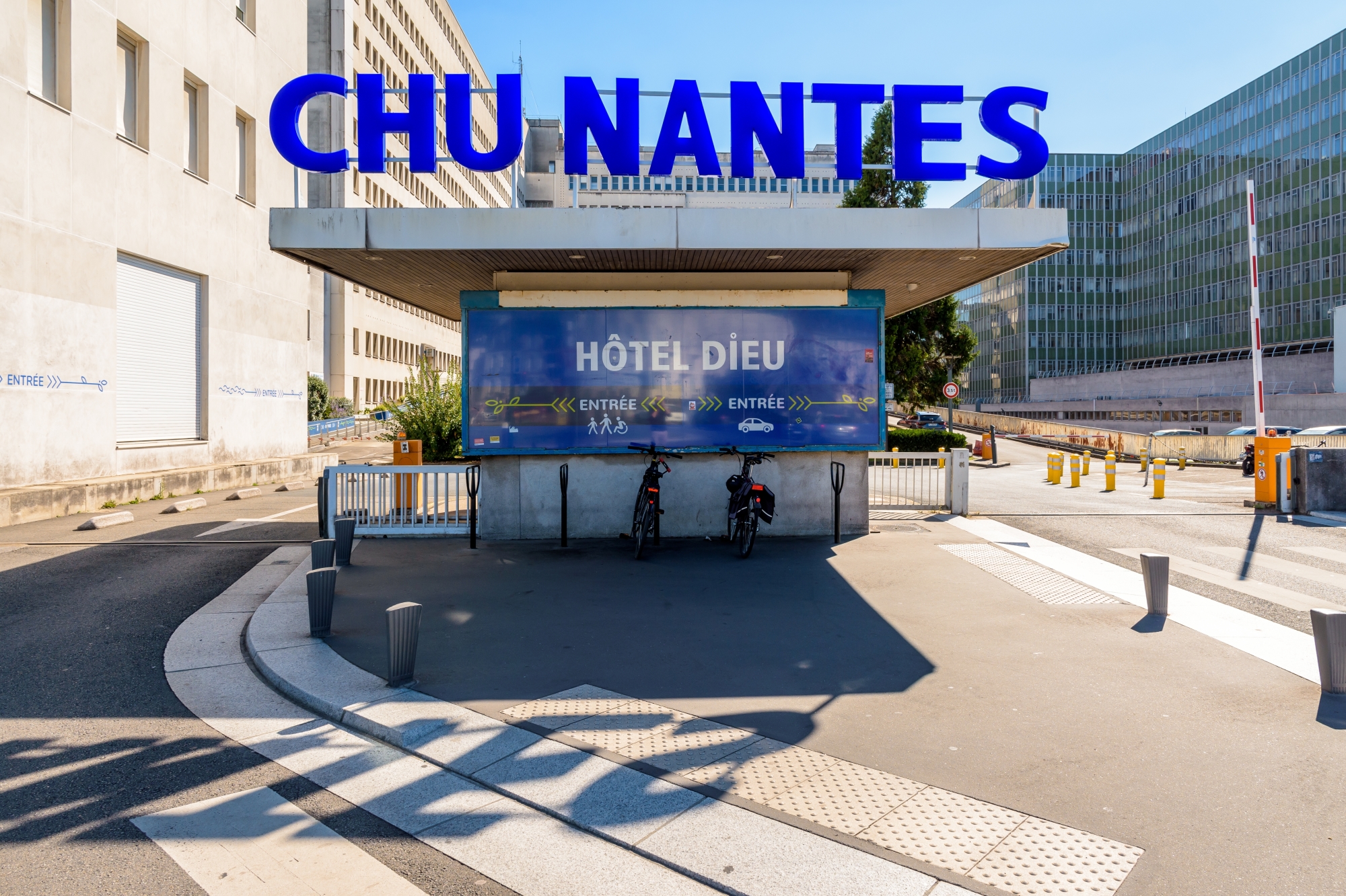 l'entrée du CHU de Nantes