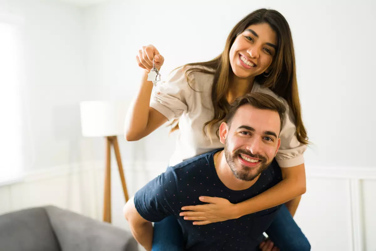 acheter en prix maitrisés à Nantes permet l’accès à différentes aides tels que 1èeres clés nantes métropole ou encore le prêt à taux zéro un couple de nantais dans leur premier logement
